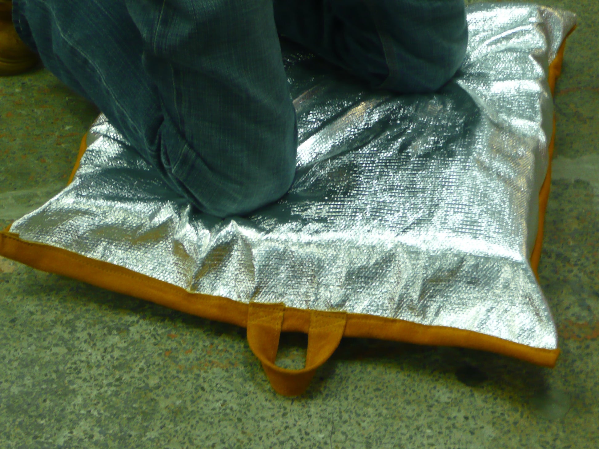 Tusker Welding Cushion 50 X 50 X 8 CM